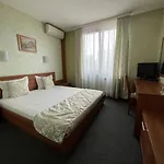 Family Hotel 007