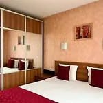 Family Hotel 007