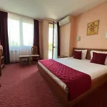 Family Hotel 007