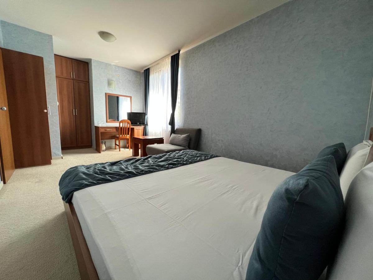007 Hotel 2*